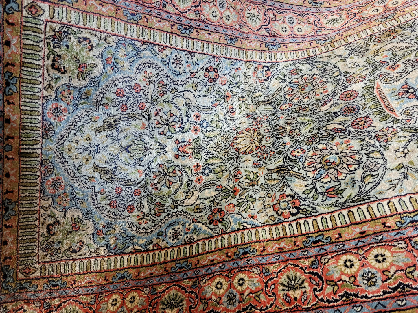 Ghom Teppich Seide auf Seide fein Vase mit Blumenornamenten