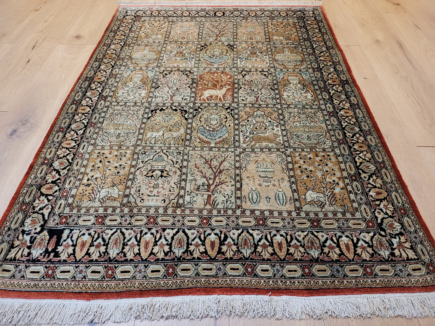 Ghom Teppich Seide auf Seide fein Gartenmotiv Jagdszenen