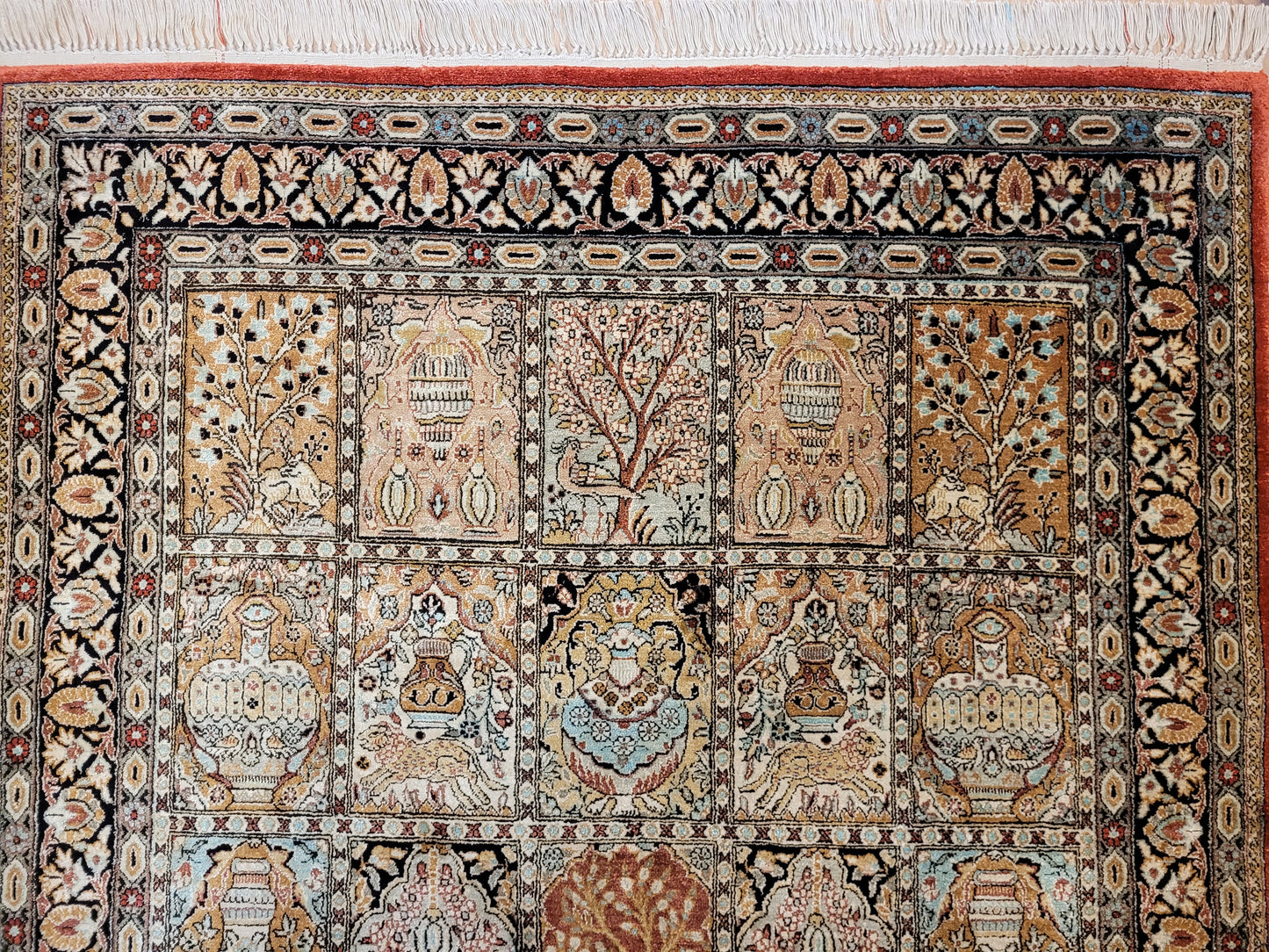 Ghom Teppich Seide auf Seide fein Gartenmotiv Jagdszenen