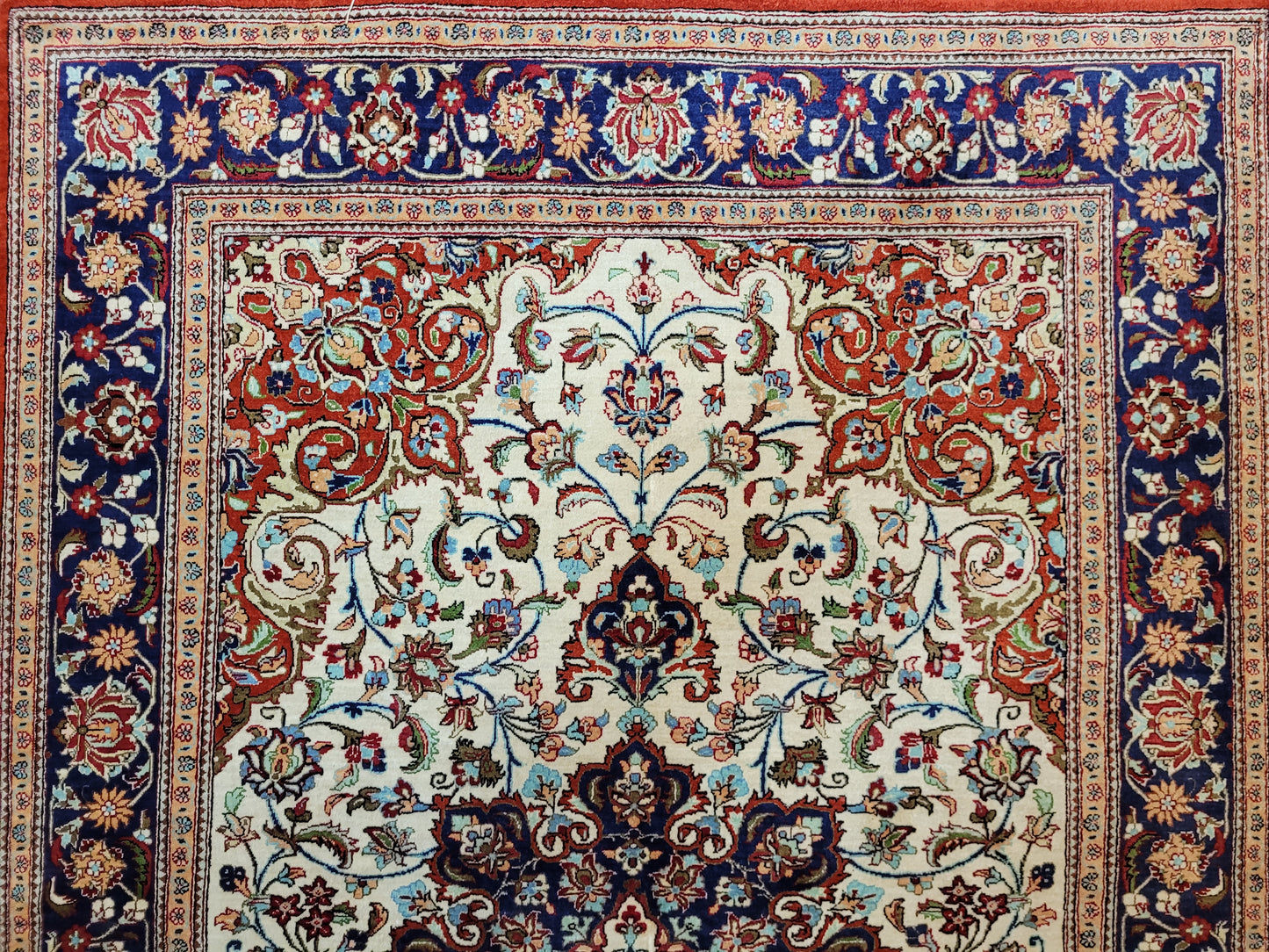 Ghom Teppich Seide auf Seide fein florales Medaillonmuster