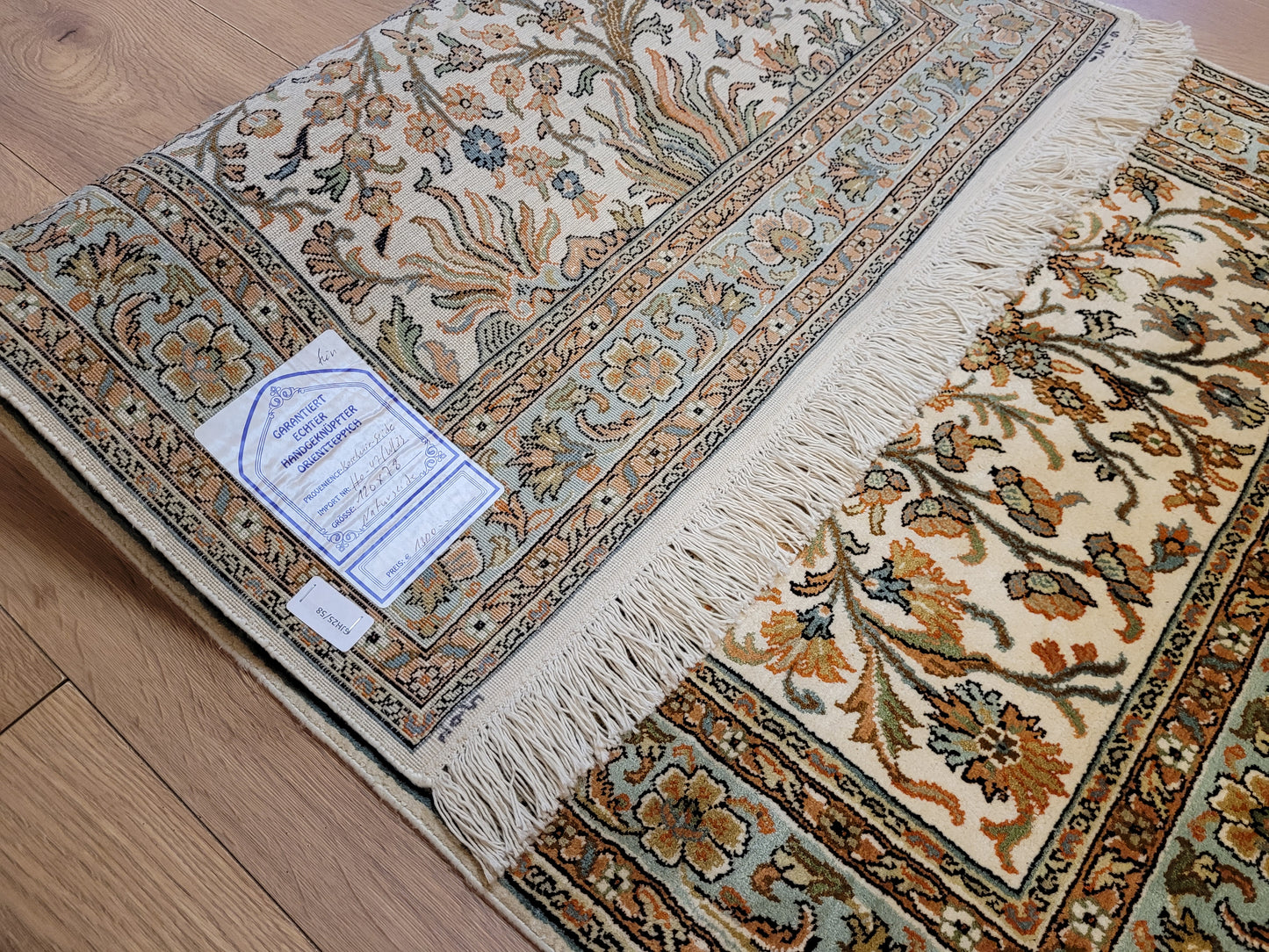 Kaschmir Seidenteppich Naturseide florales Motiv feine Knüpfung