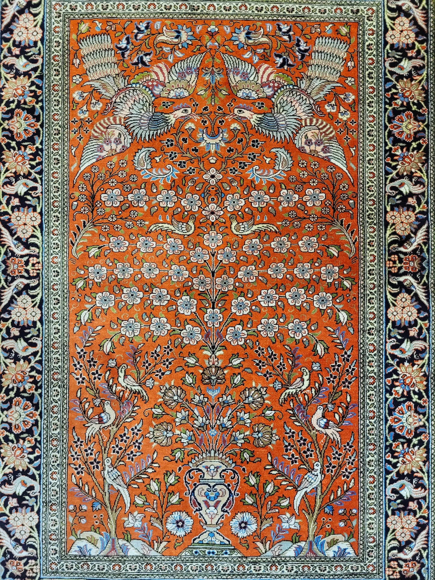 Ghom Teppich Seide auf Seide signiert florales Vogelmotiv feine Knüpfung