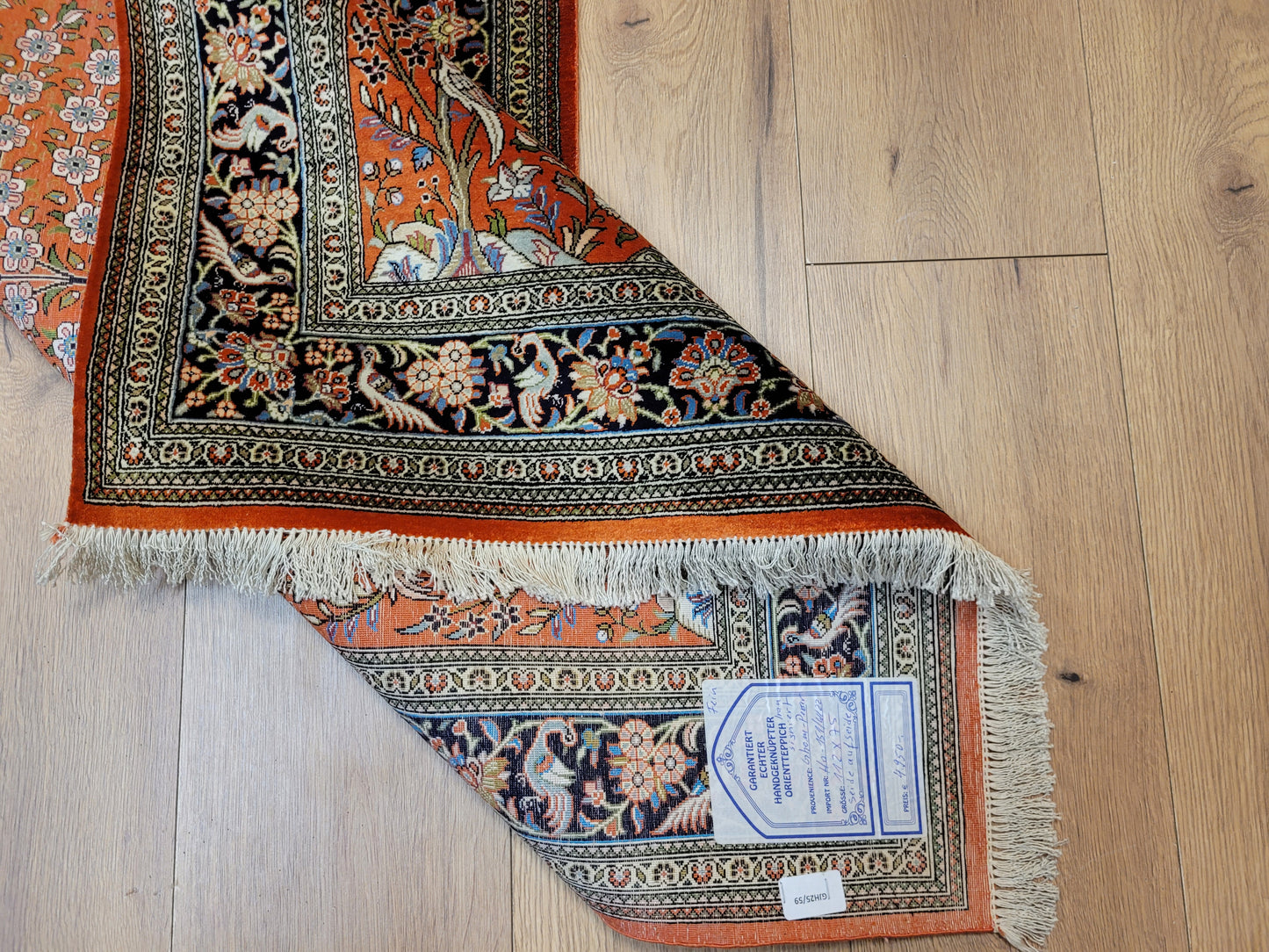 Ghom Teppich Seide auf Seide signiert florales Vogelmotiv feine Knüpfung