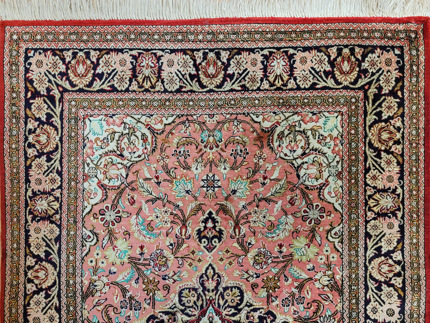 Ghom Teppich Seide auf Seide Medaillon florales Design feine Knüpfung