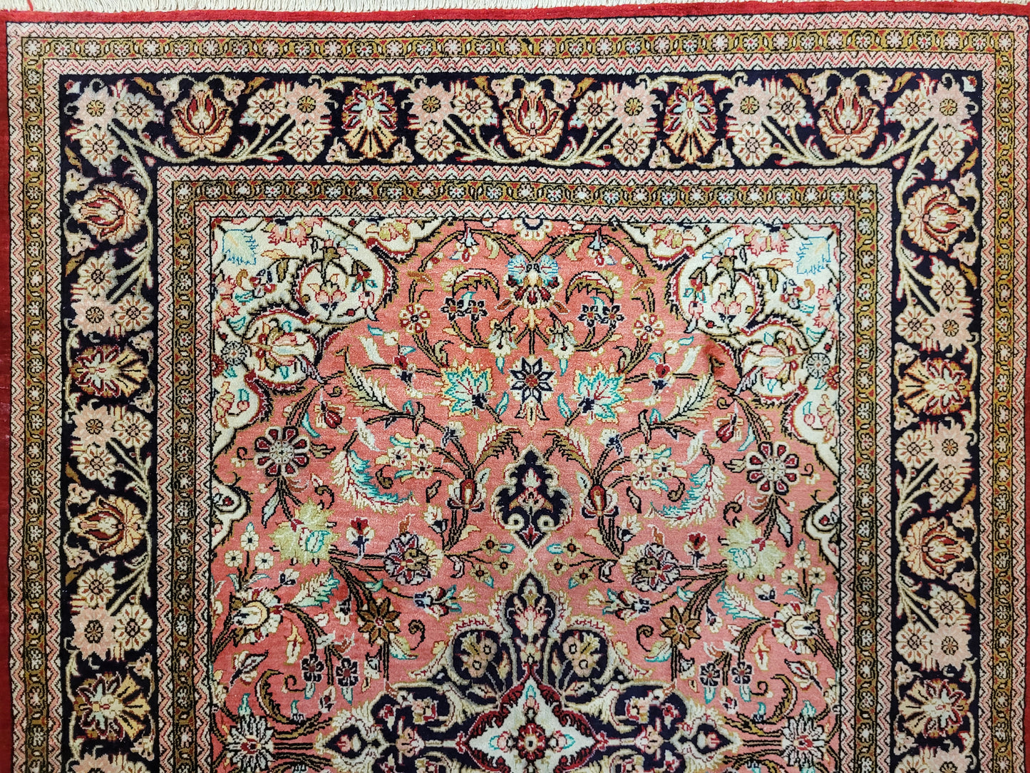 Ghom Teppich Seide auf Seide Medaillon florales Design feine Knüpfung