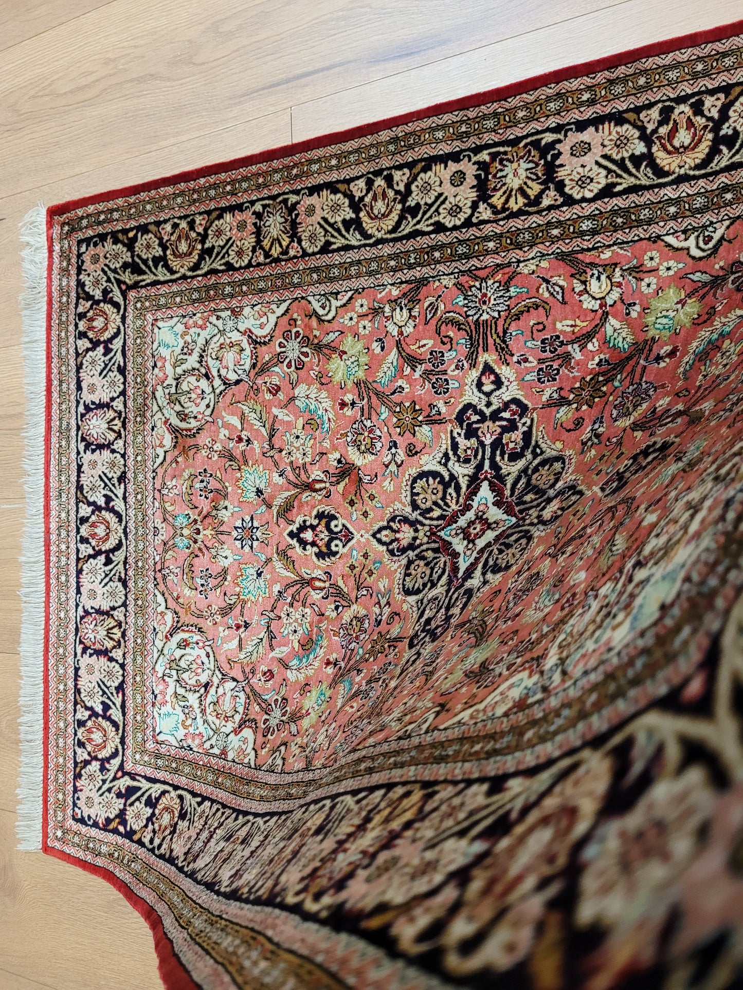 Ghom Teppich Seide auf Seide Medaillon florales Design feine Knüpfung