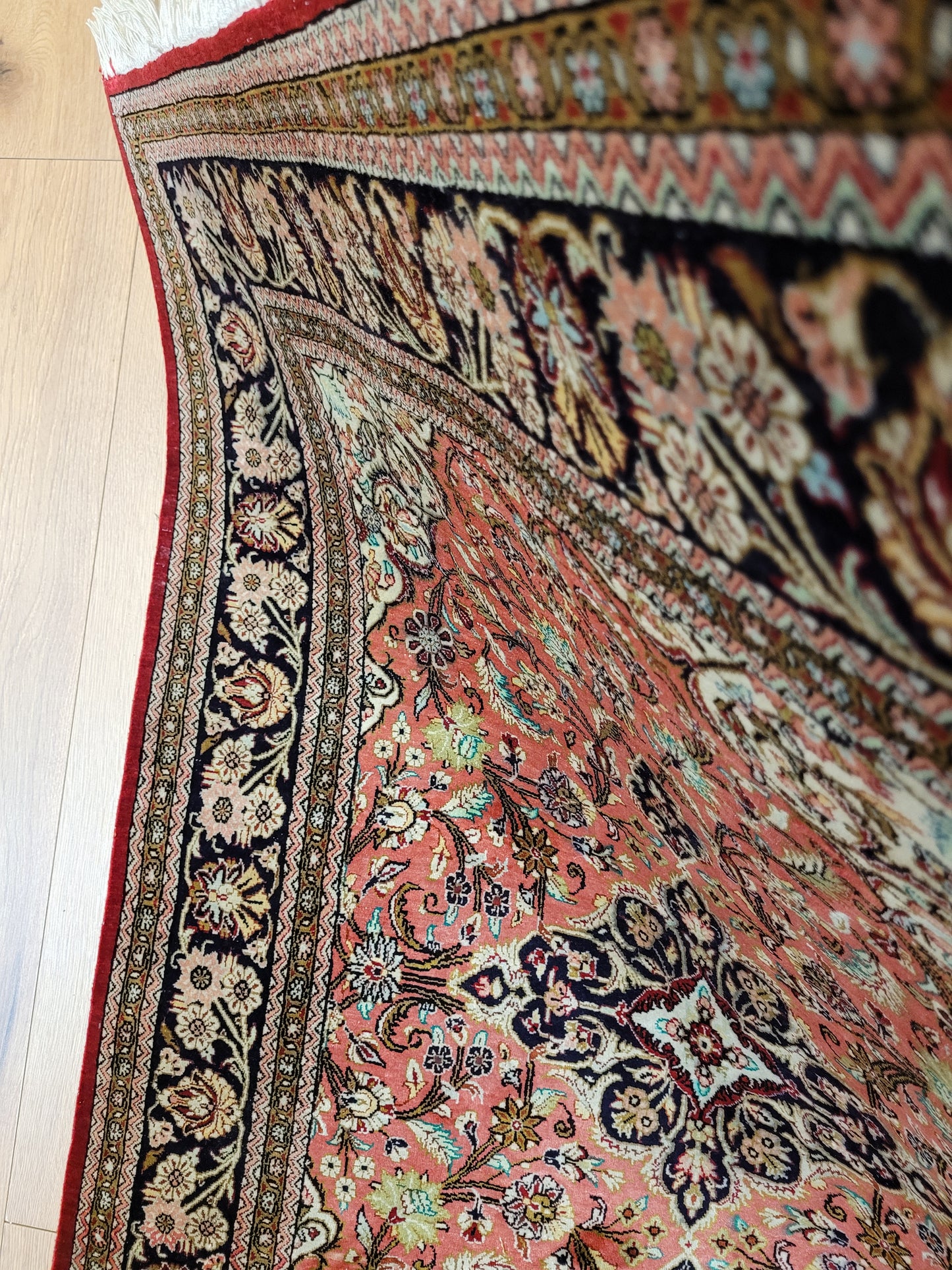 Ghom Teppich Seide auf Seide Medaillon florales Design feine Knüpfung