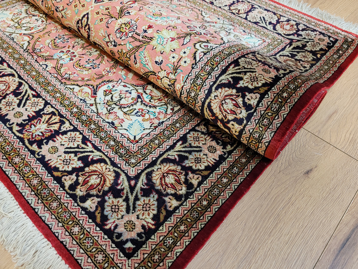 Ghom Teppich Seide auf Seide Medaillon florales Design feine Knüpfung