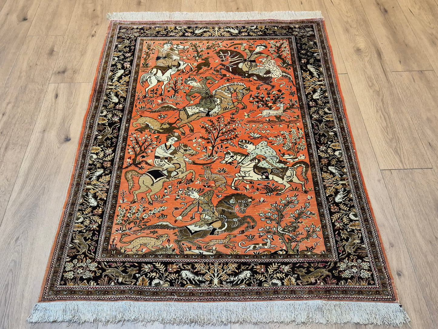 Ghom Seidenteppich Naturseide Jagdmotiv feine Handknüpfung