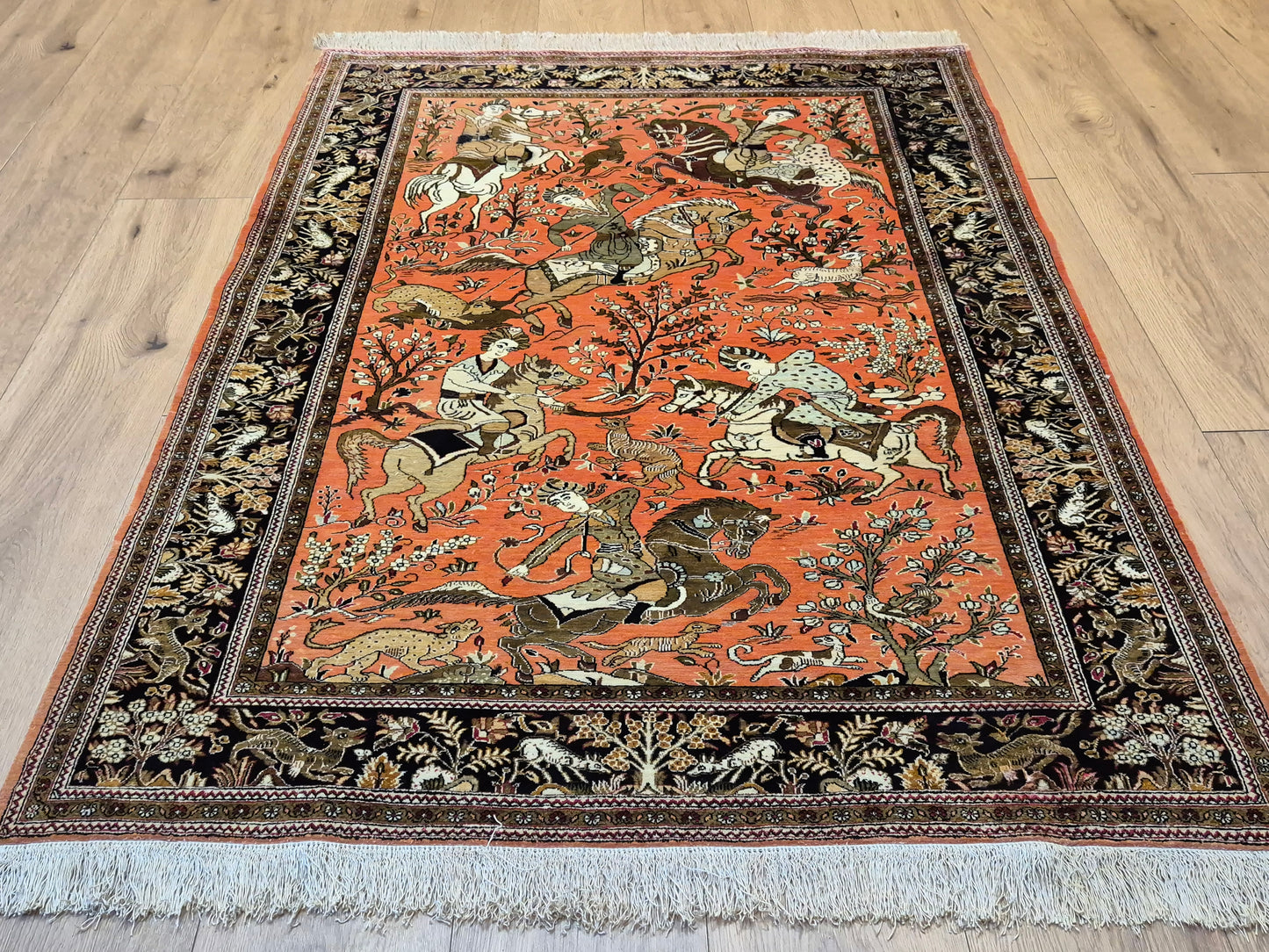 Ghom Seidenteppich Naturseide Jagdmotiv feine Handknüpfung