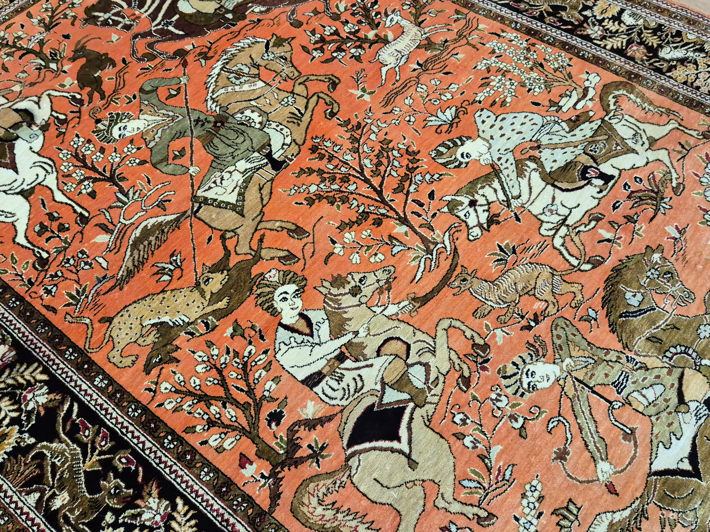 Ghom Seidenteppich Naturseide Jagdmotiv feine Handknüpfung