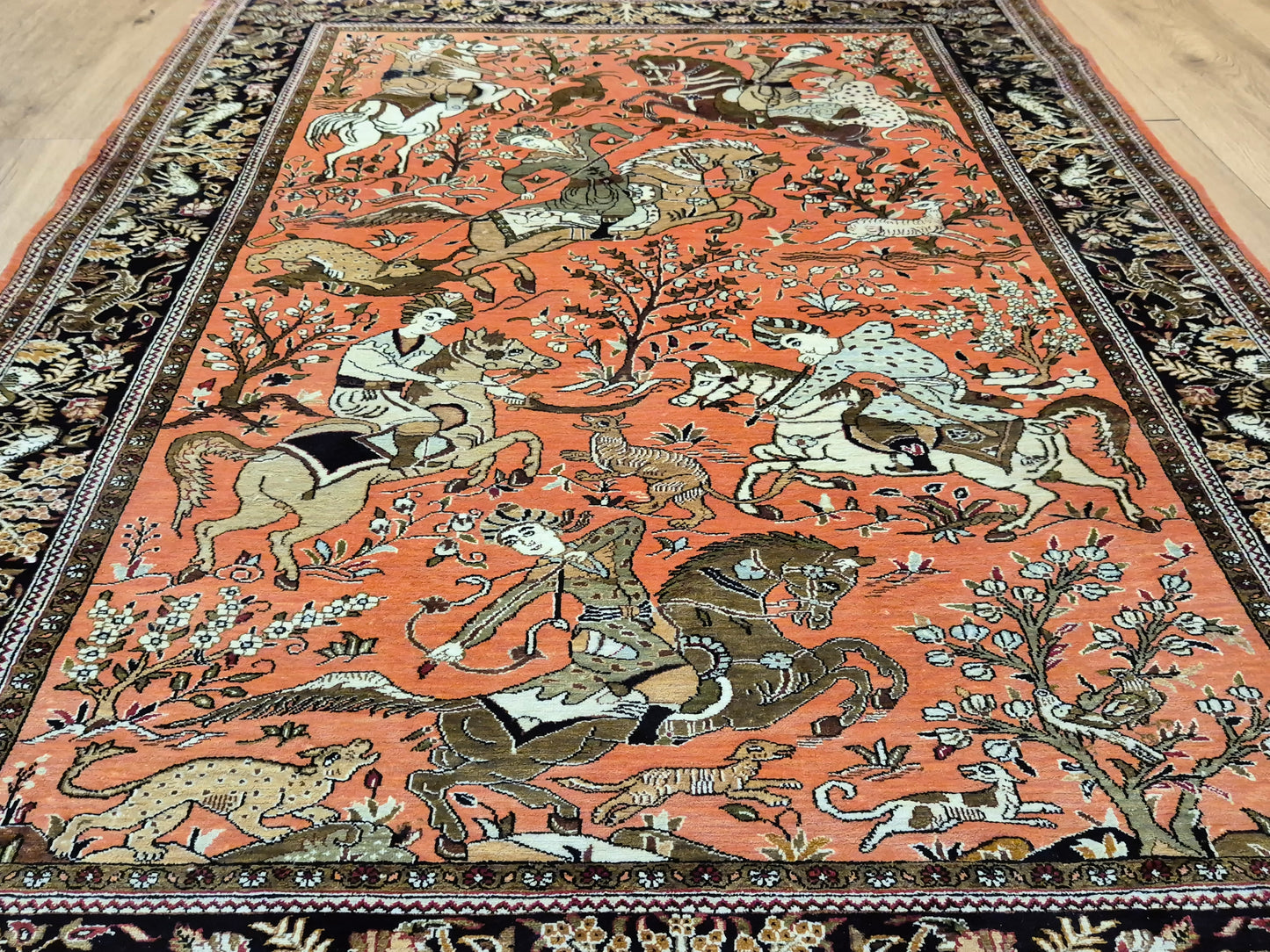 Ghom Seidenteppich Naturseide Jagdmotiv feine Handknüpfung