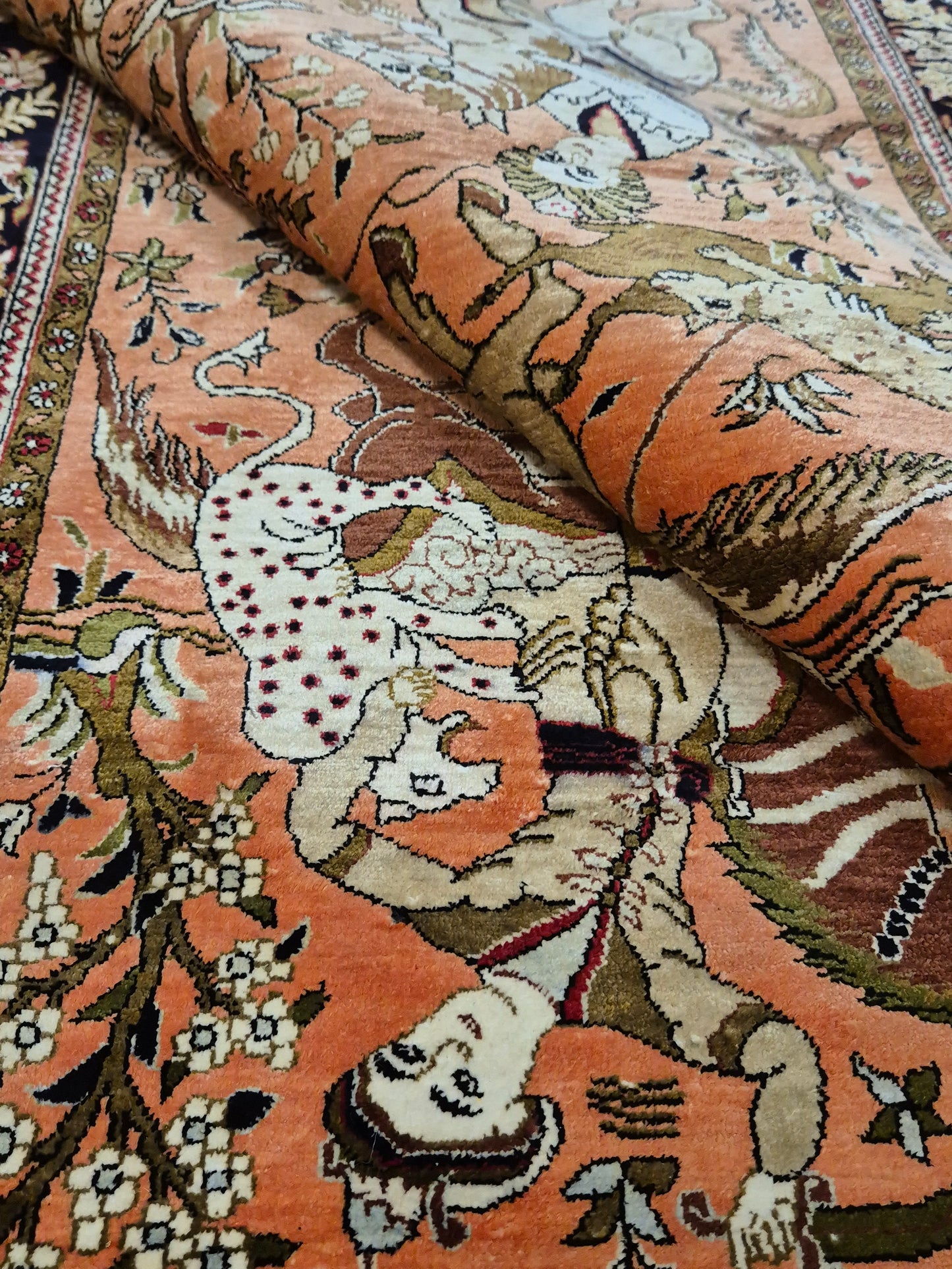 Ghom Seidenteppich Naturseide Jagdmotiv feine Handknüpfung