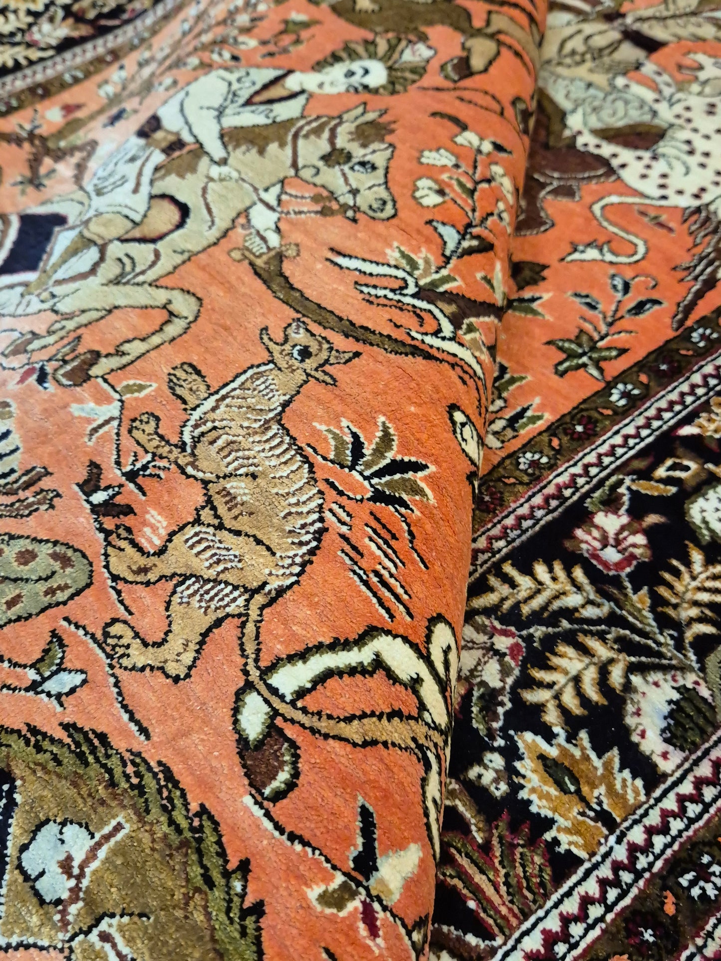 Ghom Seidenteppich Naturseide Jagdmotiv feine Handknüpfung