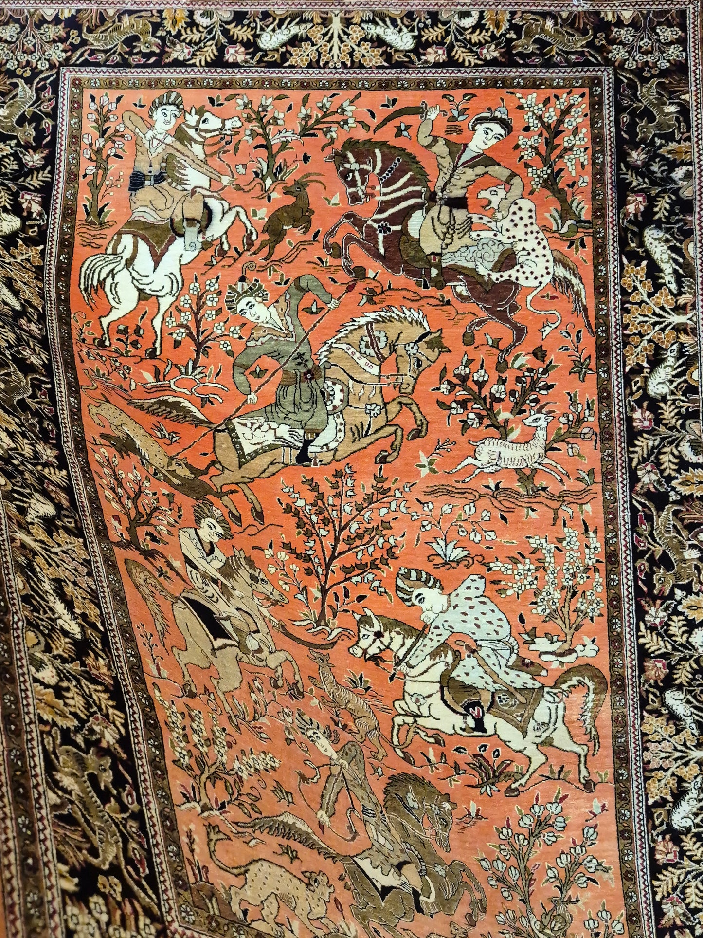 Ghom Seidenteppich Naturseide Jagdmotiv feine Handknüpfung