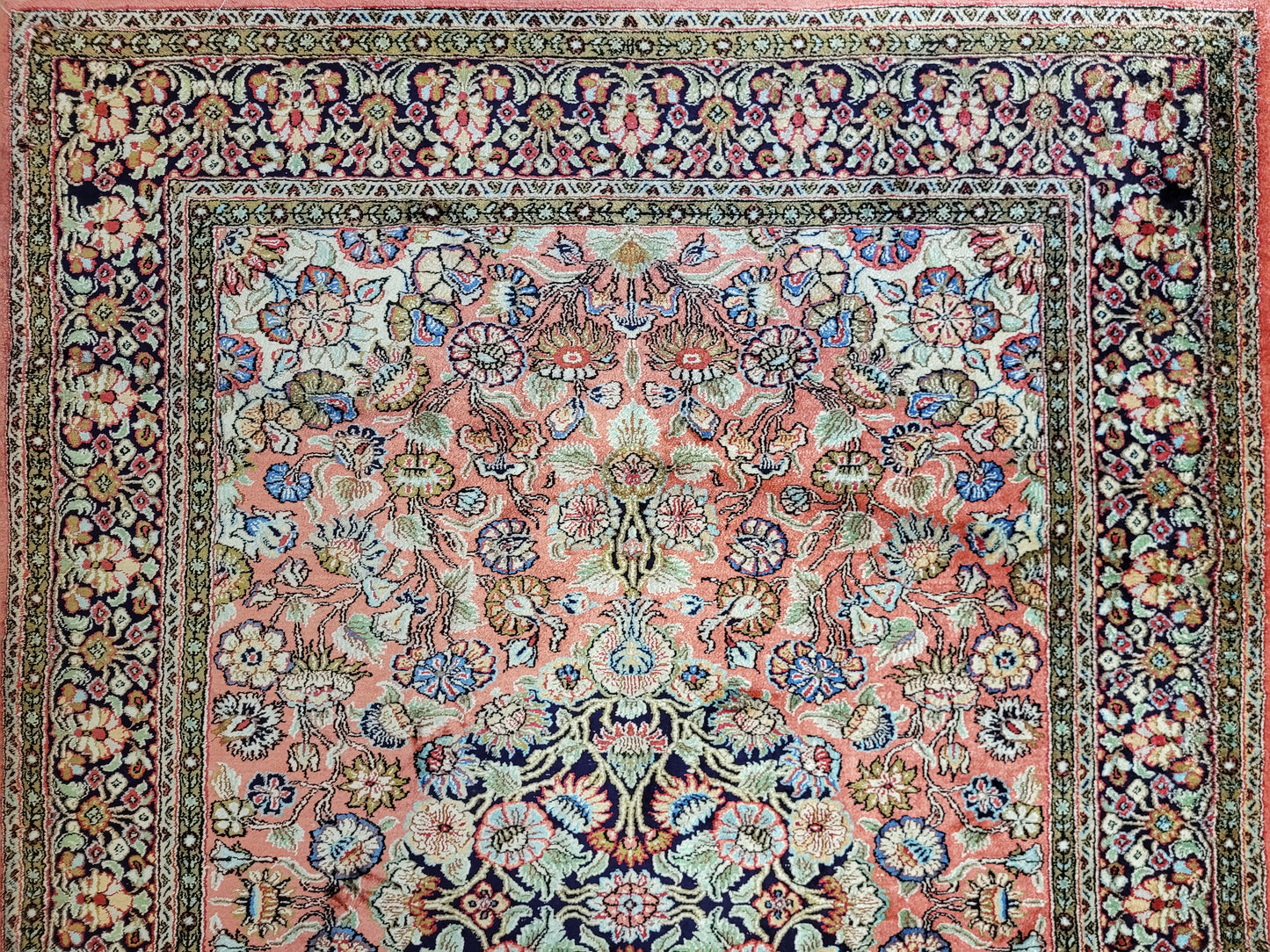 Ghom Seidenteppich Medaillon florales Muster feine Knüpfung