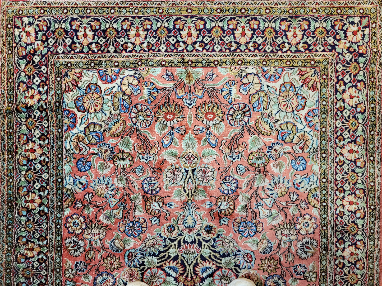 Ghom Seidenteppich Medaillon florales Muster feine Knüpfung