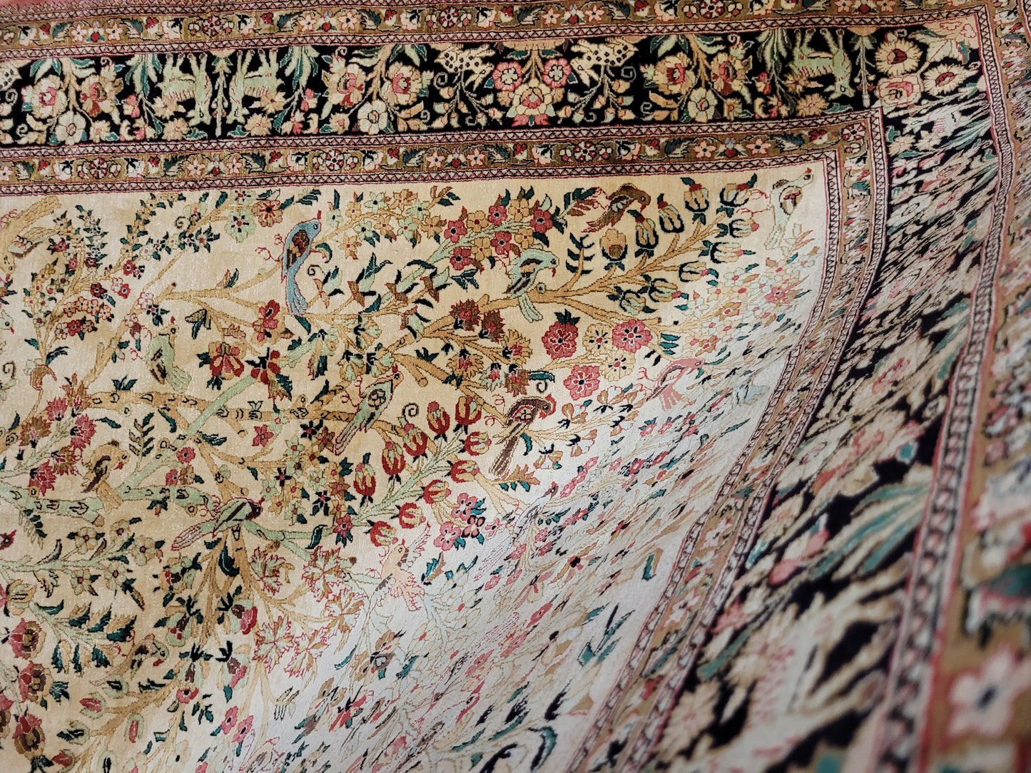 Ghom Teppich Seide auf Seide Jagdszene florales Motiv feine Knüpfung