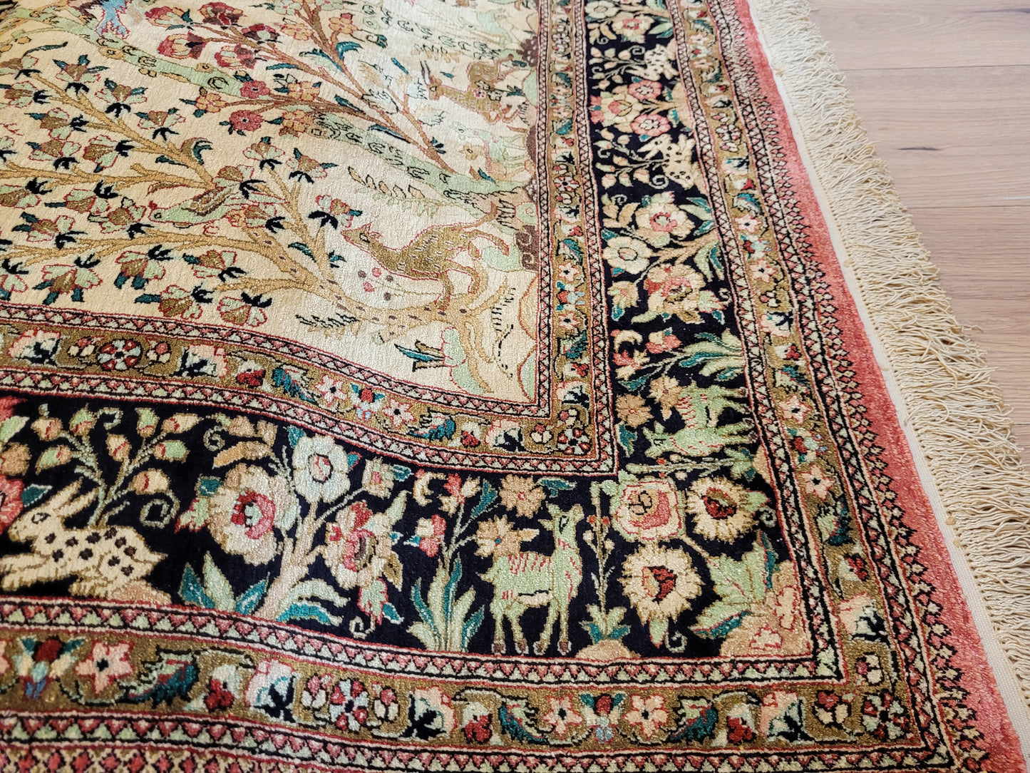 Ghom Teppich Seide auf Seide Jagdszene florales Motiv feine Knüpfung