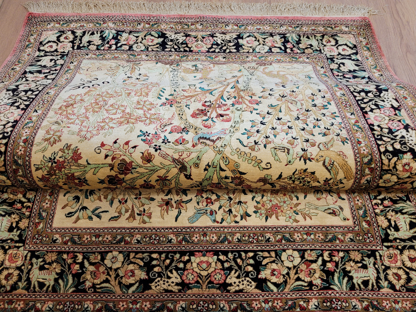 Ghom Teppich Seide auf Seide Jagdszene florales Motiv feine Knüpfung