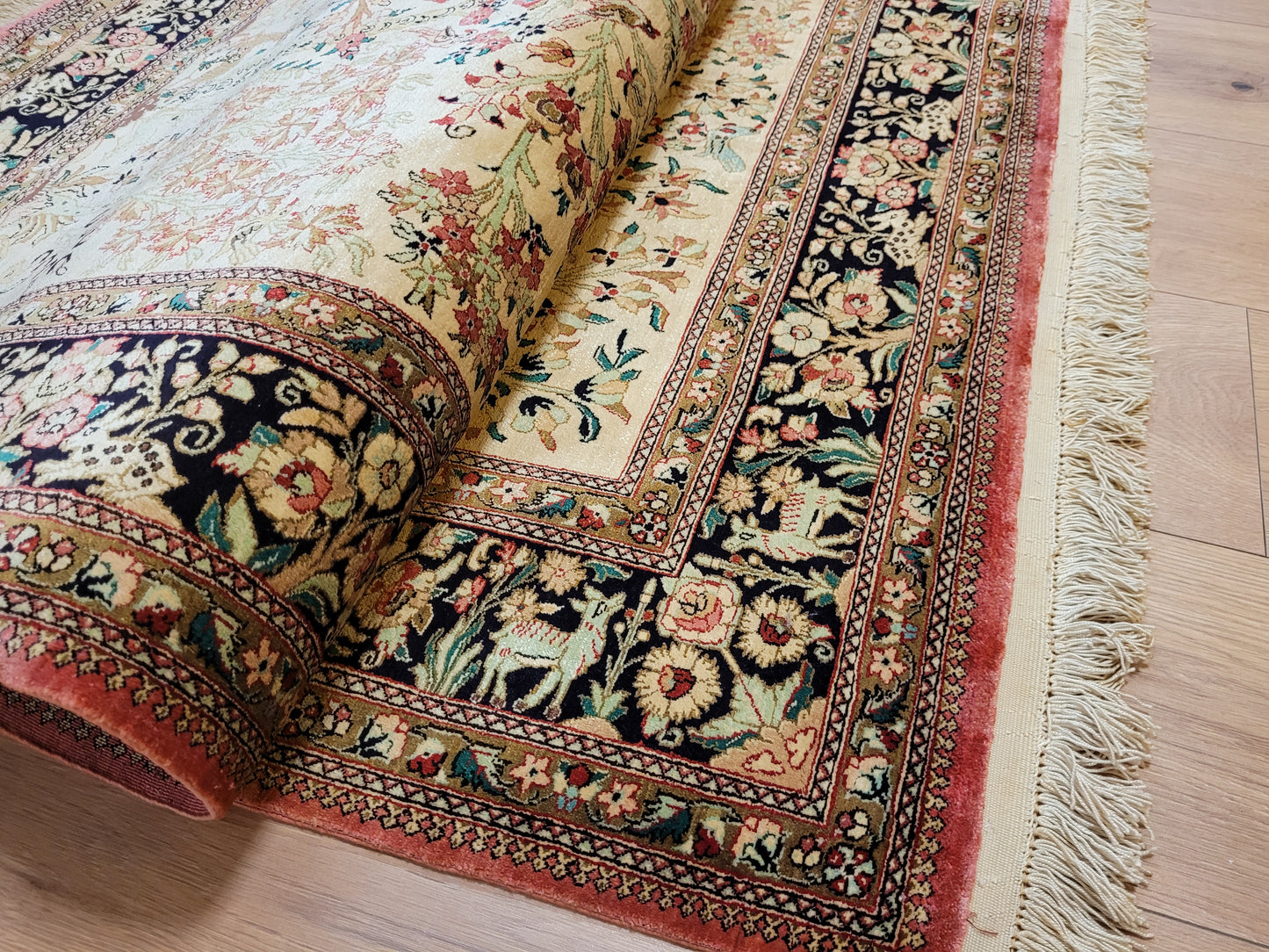 Ghom Teppich Seide auf Seide Jagdszene florales Motiv feine Knüpfung