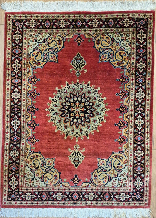 Ghom Seidenteppich Seide auf Seide Medaillon feine Knüpfung