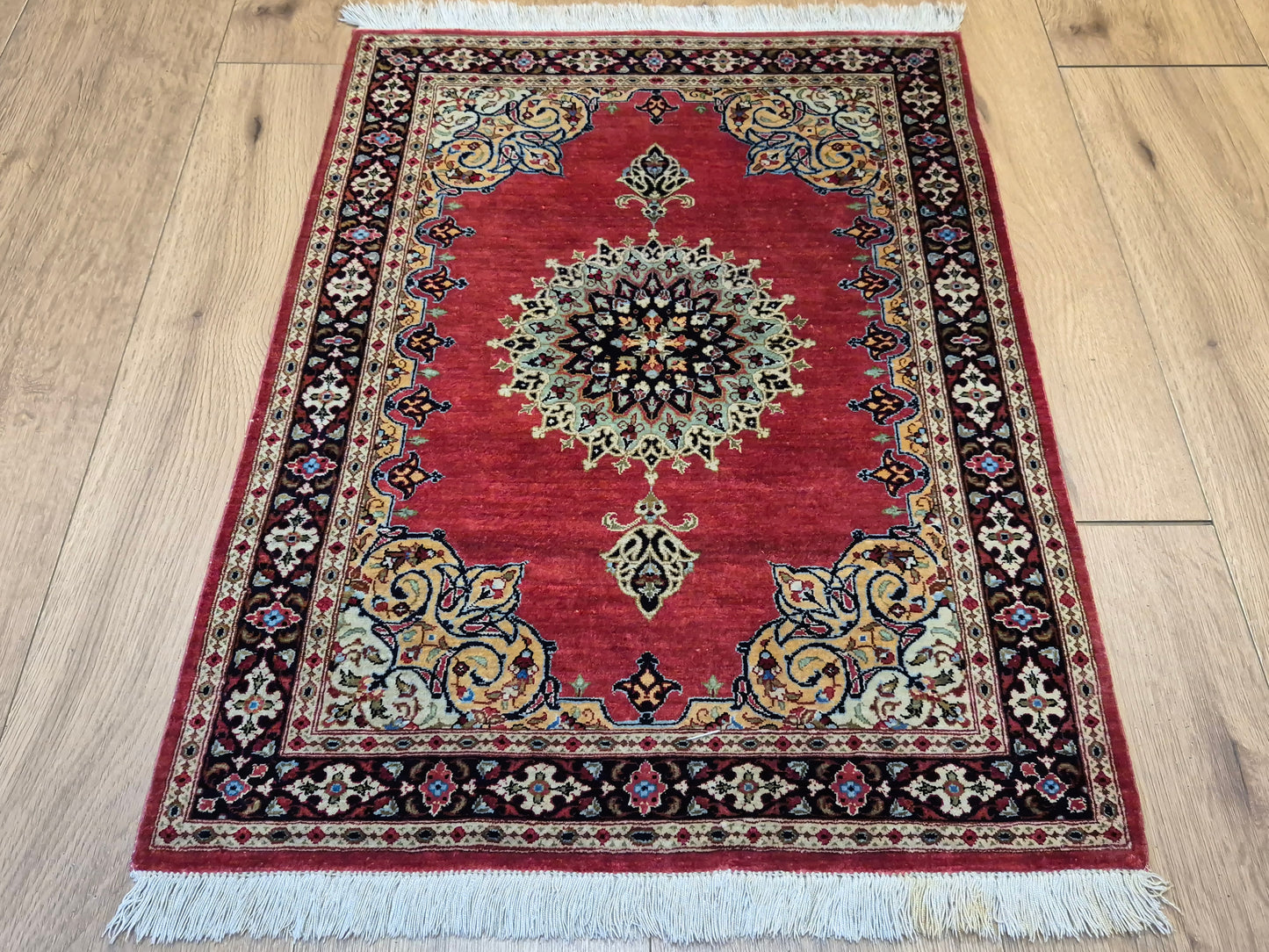 Ghom Seidenteppich Seide auf Seide Medaillon feine Knüpfung