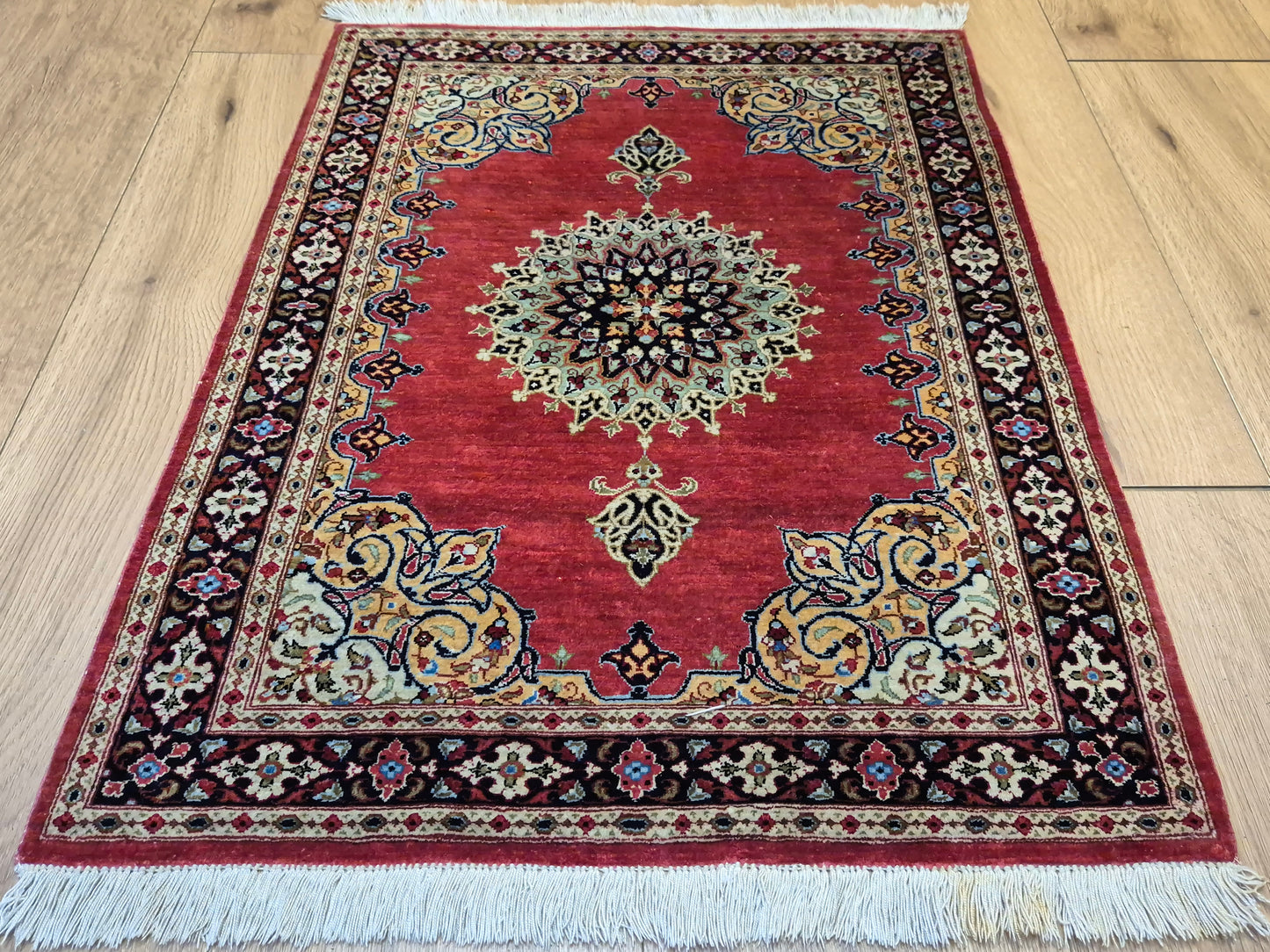 Ghom Seidenteppich Seide auf Seide Medaillon feine Knüpfung