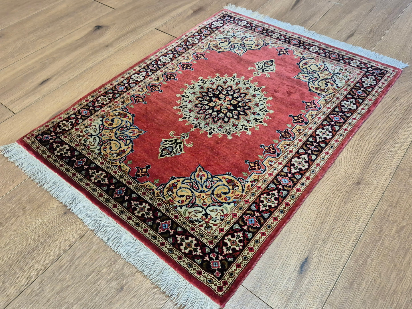 Ghom Seidenteppich Seide auf Seide Medaillon feine Knüpfung