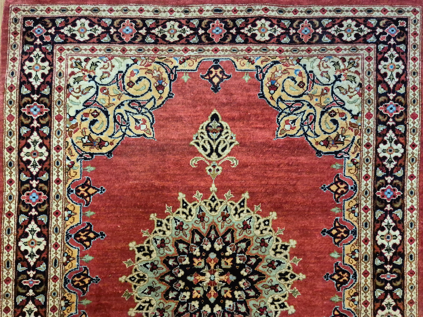 Ghom Seidenteppich Seide auf Seide Medaillon feine Knüpfung