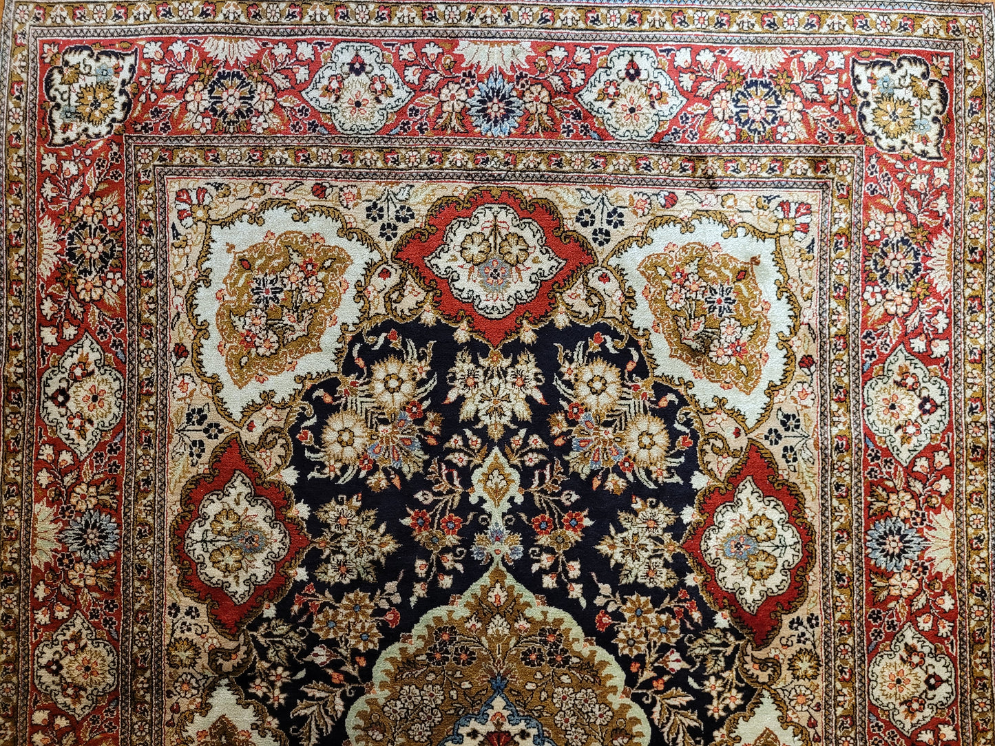 Ghom Seide Teppich Medaillon Blumenornamente feine Knüpfung