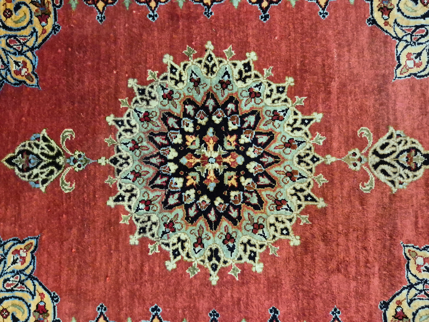 Ghom Seidenteppich Seide auf Seide Medaillon feine Knüpfung