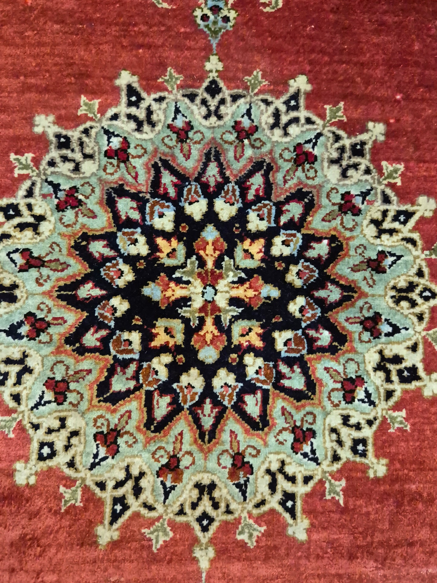 Ghom Seidenteppich Seide auf Seide Medaillon feine Knüpfung