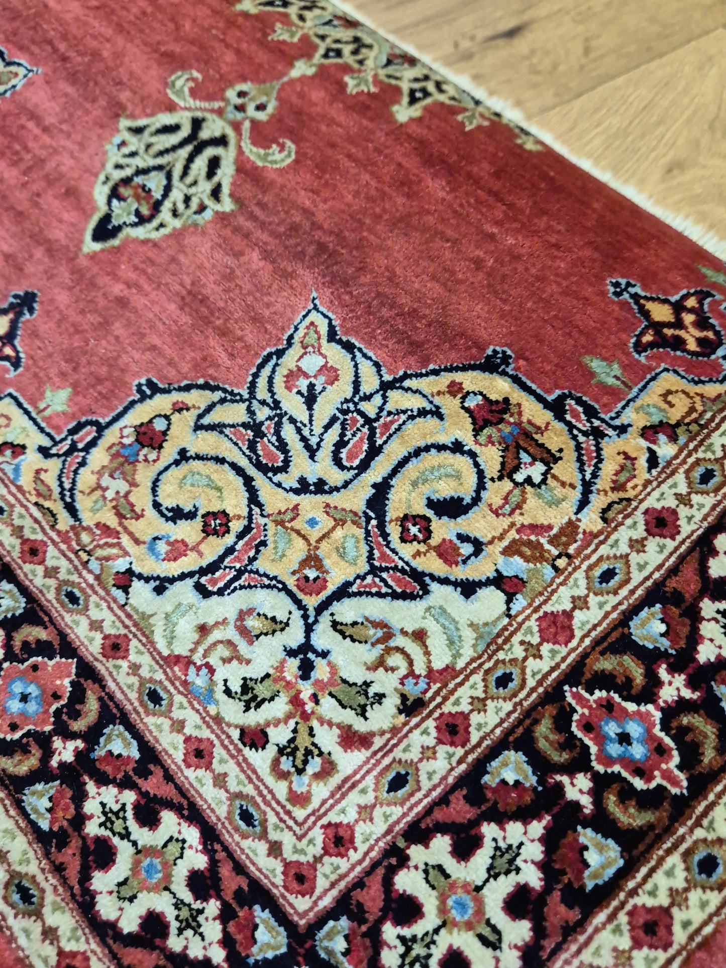 Ghom Seidenteppich Seide auf Seide Medaillon feine Knüpfung