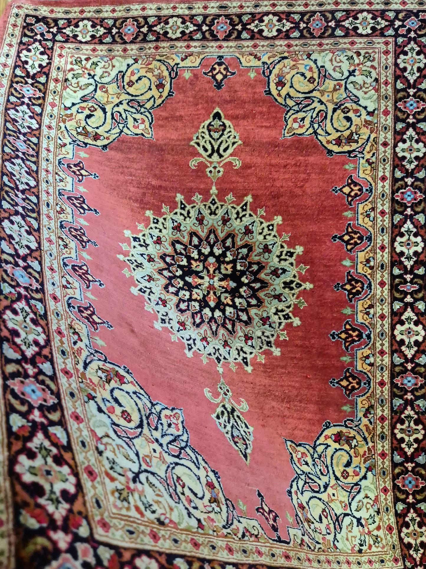 Ghom Seidenteppich Seide auf Seide Medaillon feine Knüpfung