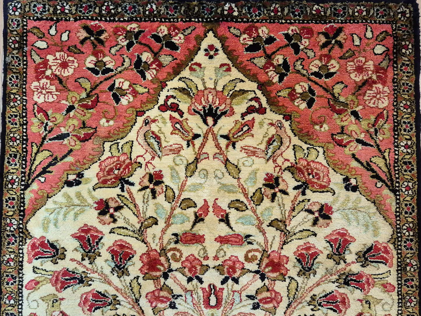 Ghom Seidenteppich Seide auf Seide Blumenkorb florales Design