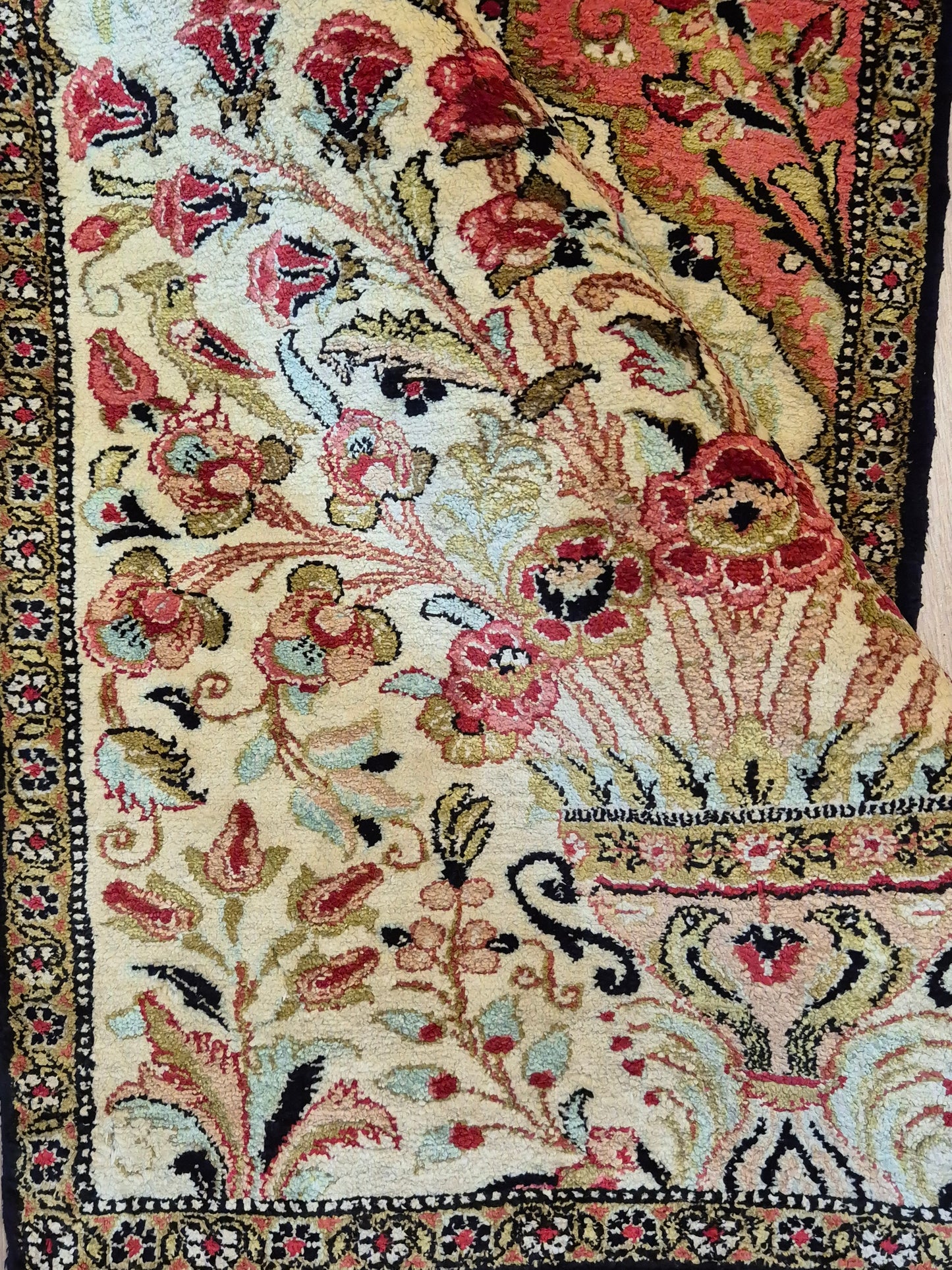 Ghom Seidenteppich Seide auf Seide Blumenkorb florales Design