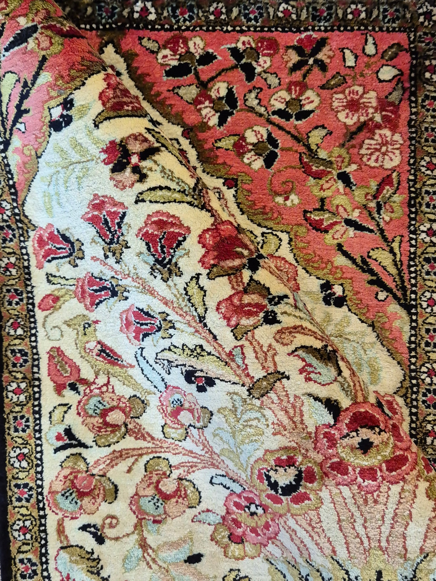 Ghom Seidenteppich Seide auf Seide Blumenkorb florales Design