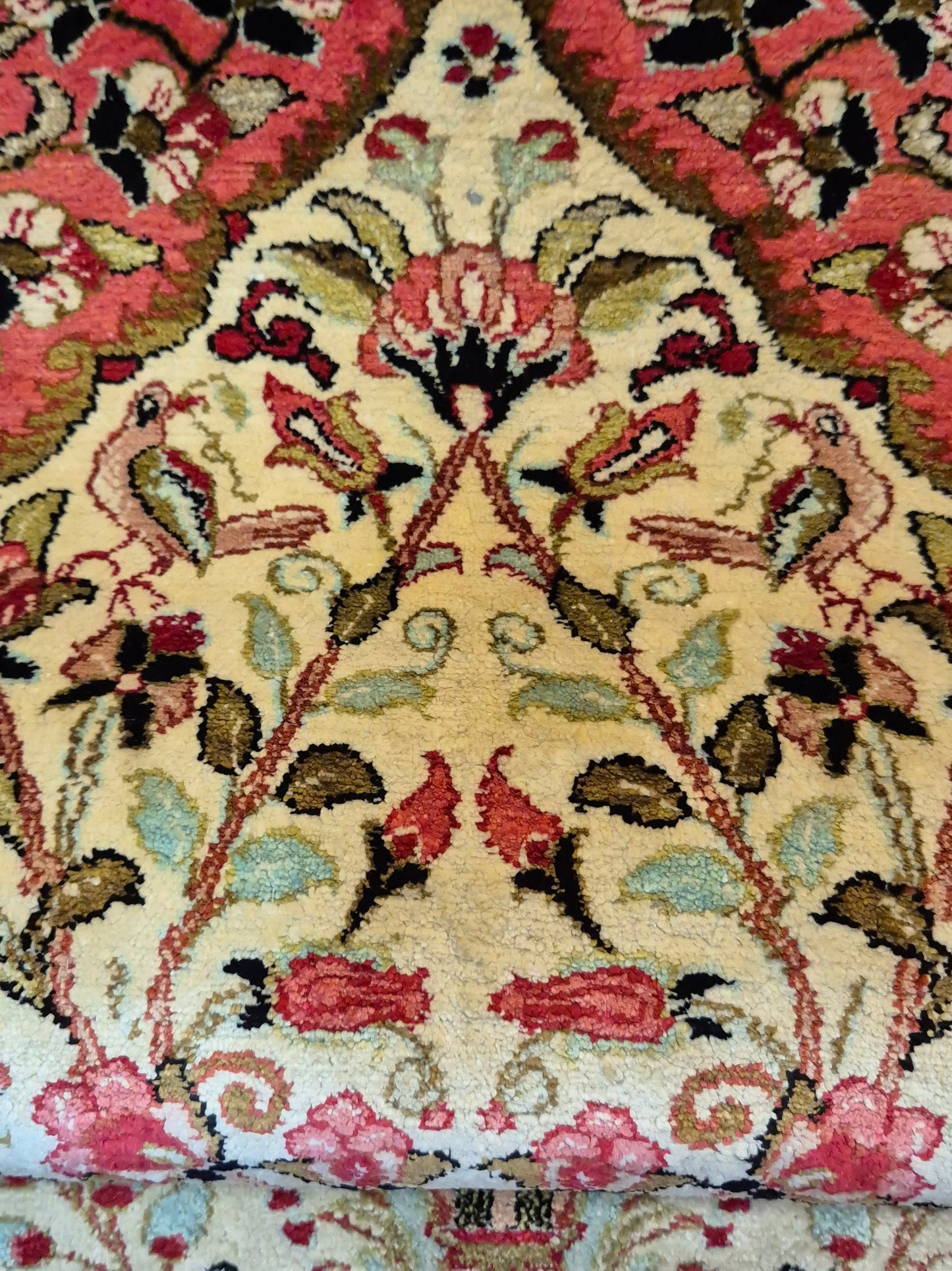 Ghom Seidenteppich Seide auf Seide Blumenkorb florales Design