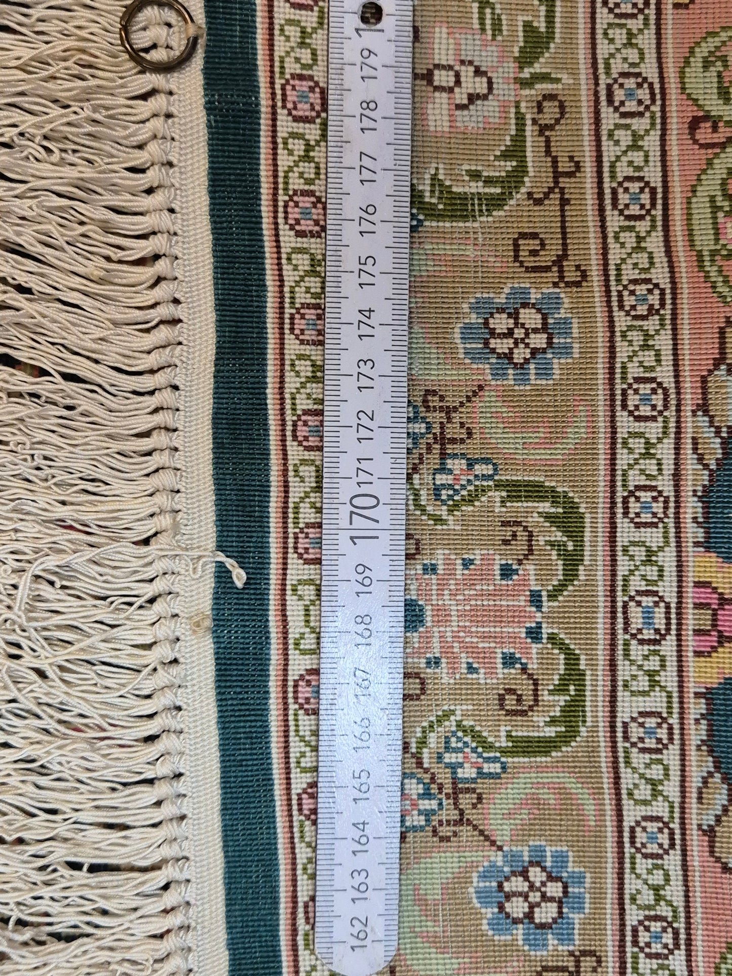 Hereke Seidenteppich Seide auf Seide Medaillon florales Muster