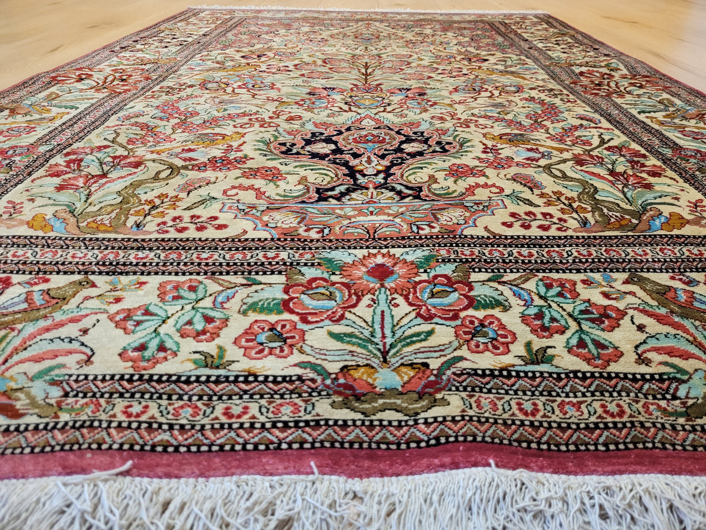 Ghom Seidenteppich Seide auf Seide feine Blumenmotive