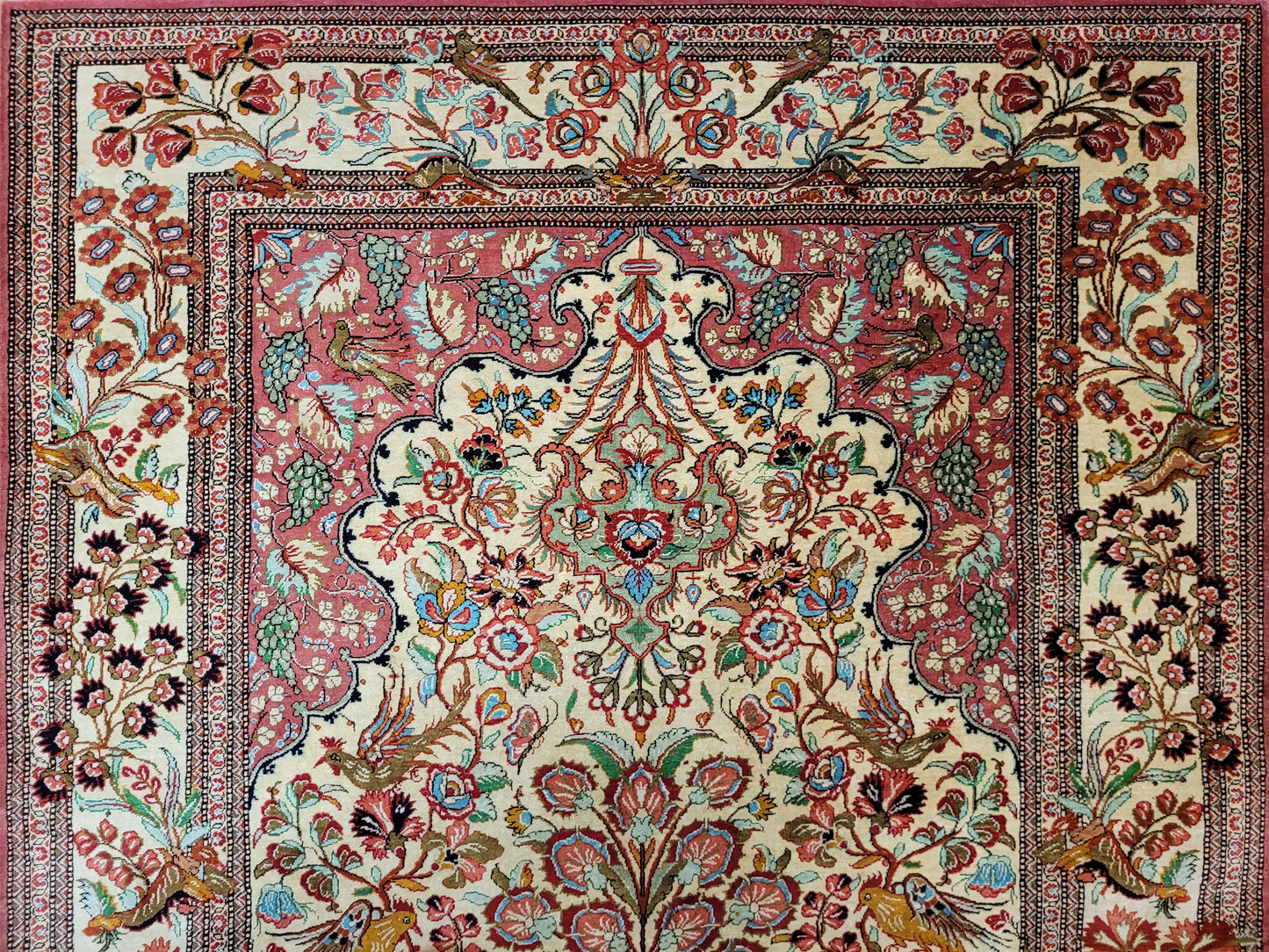 Ghom Seidenteppich Seide auf Seide feine Blumenmotive