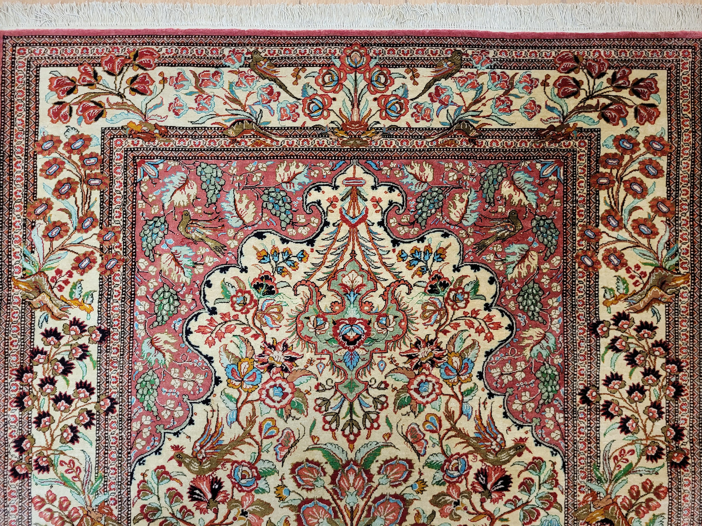 Ghom Seidenteppich Seide auf Seide feine Blumenmotive