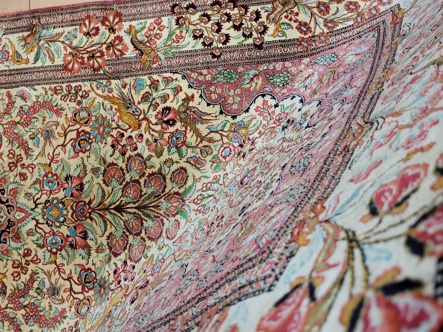 Ghom Seidenteppich Seide auf Seide feine Blumenmotive