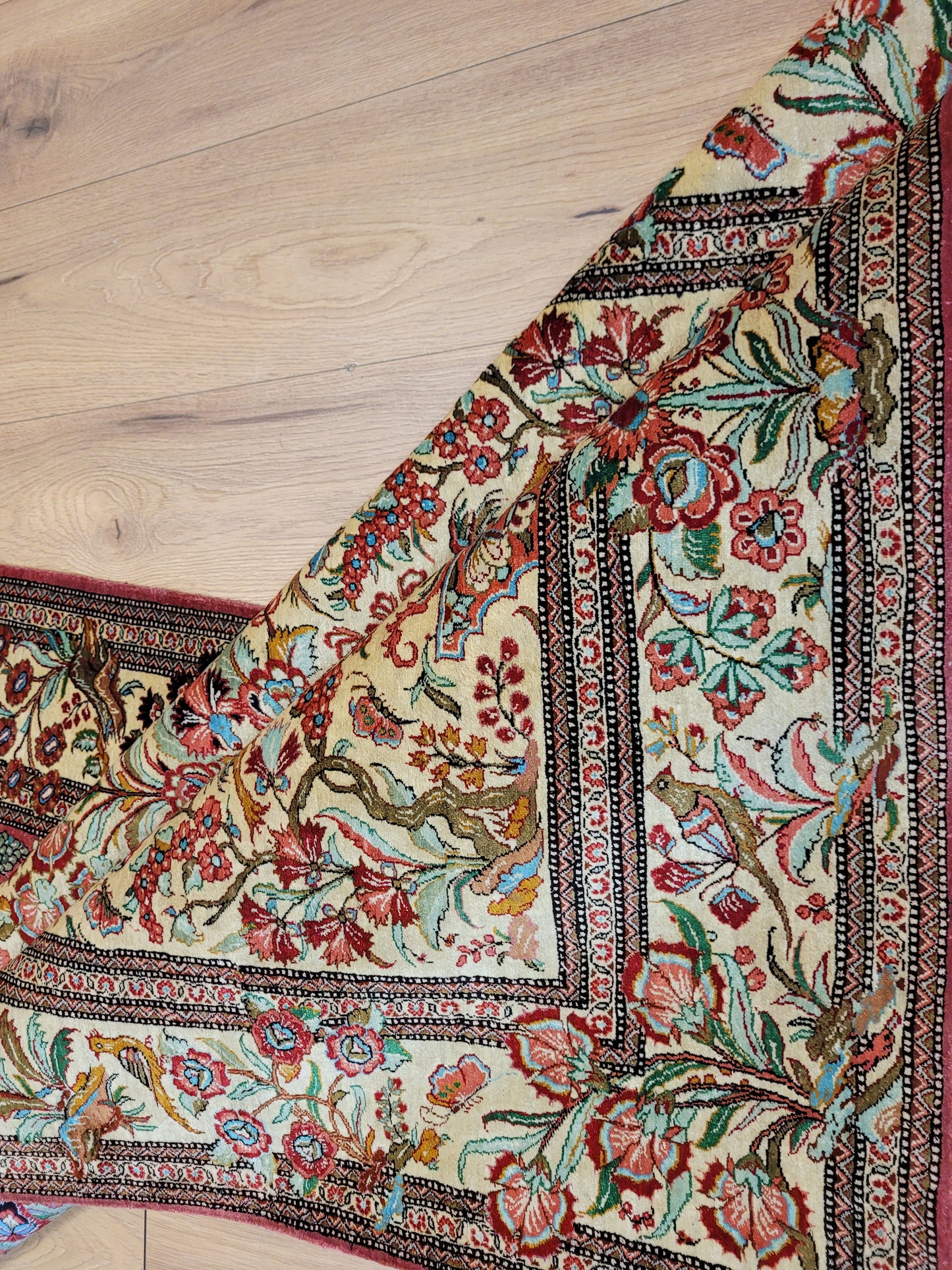 Ghom Seidenteppich Seide auf Seide feine Blumenmotive