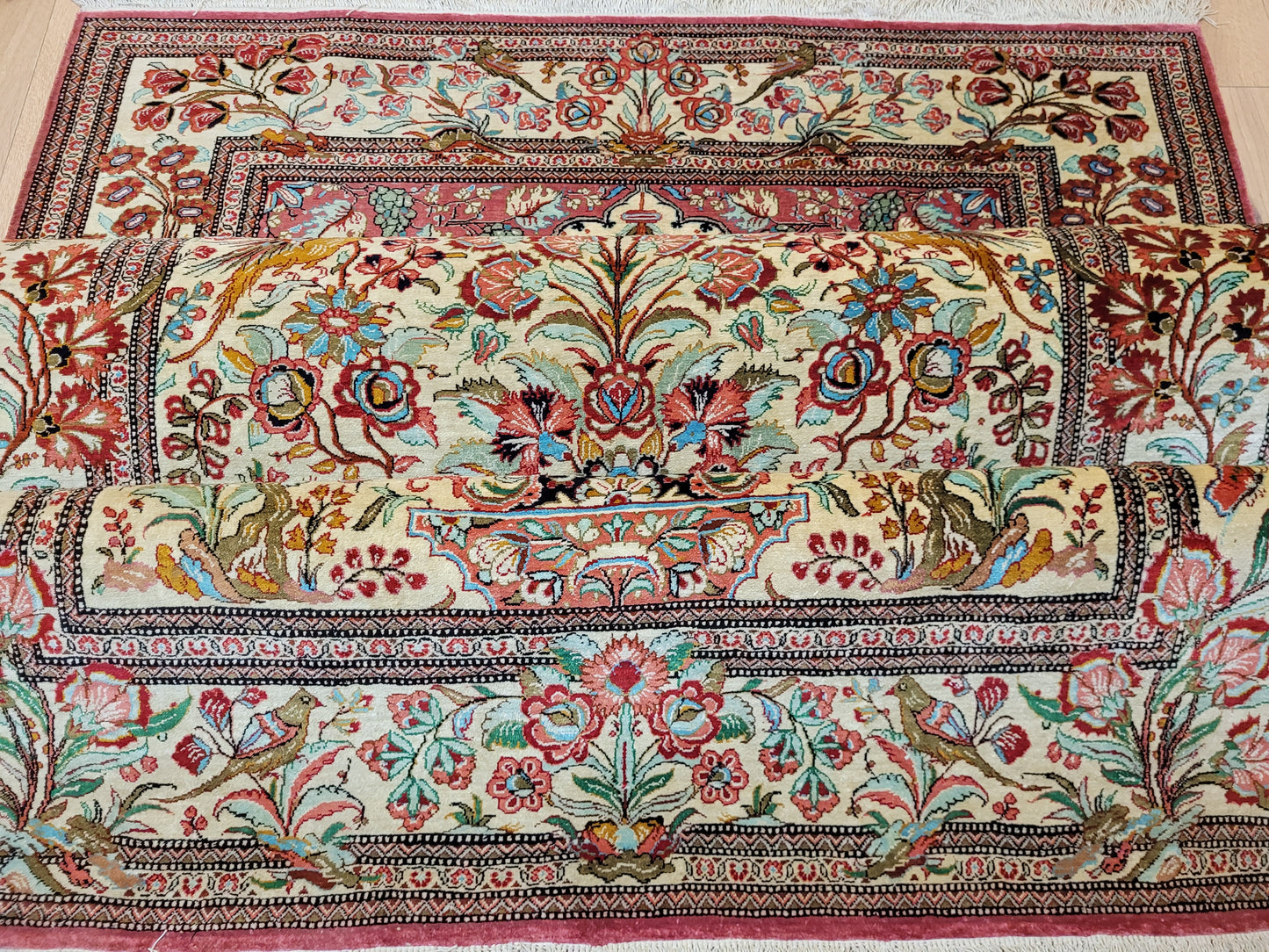 Ghom Seidenteppich Seide auf Seide feine Blumenmotive