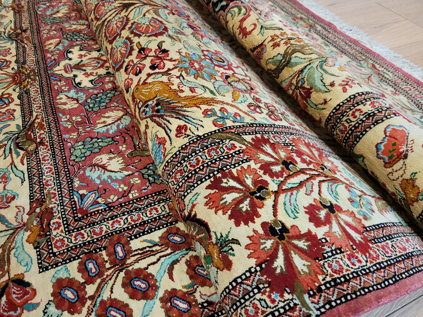 Ghom Seidenteppich Seide auf Seide feine Blumenmotive