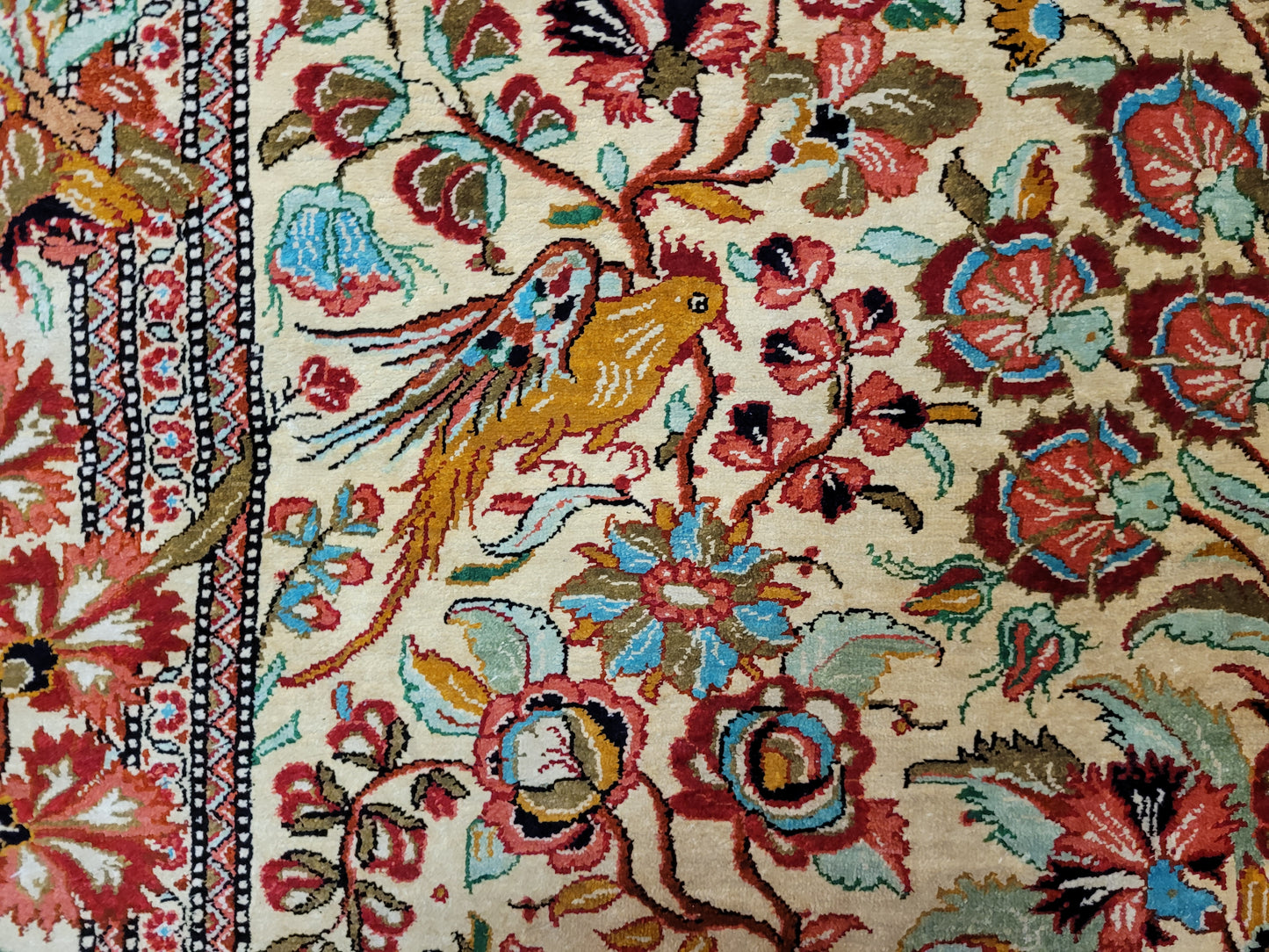 Ghom Seidenteppich Seide auf Seide feine Blumenmotive