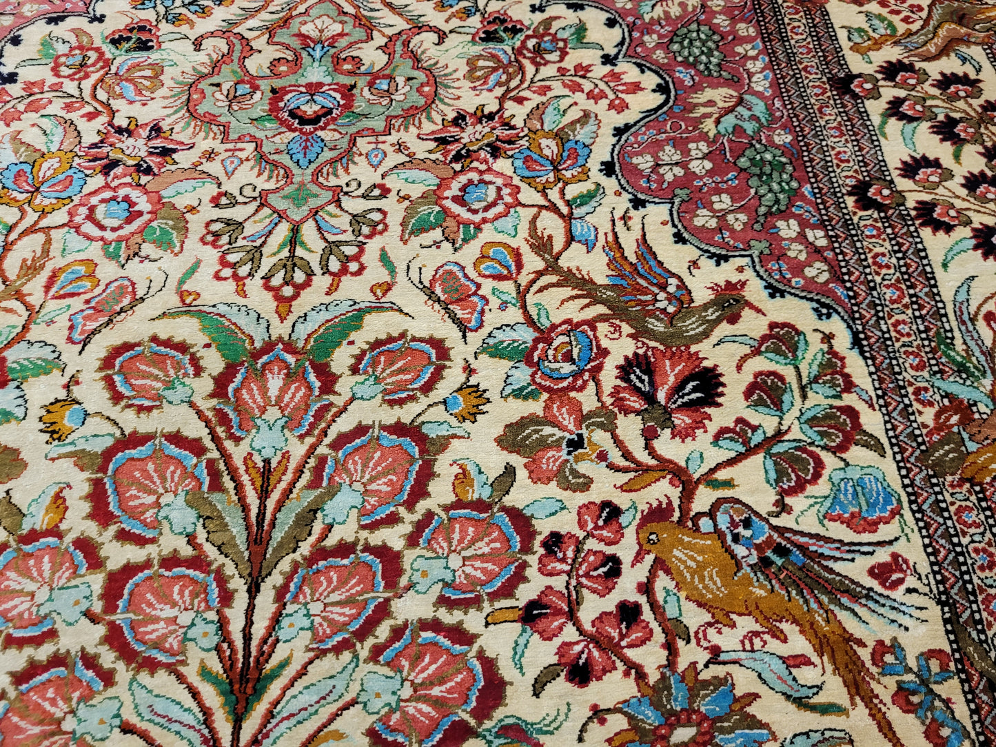 Ghom Seidenteppich Seide auf Seide feine Blumenmotive