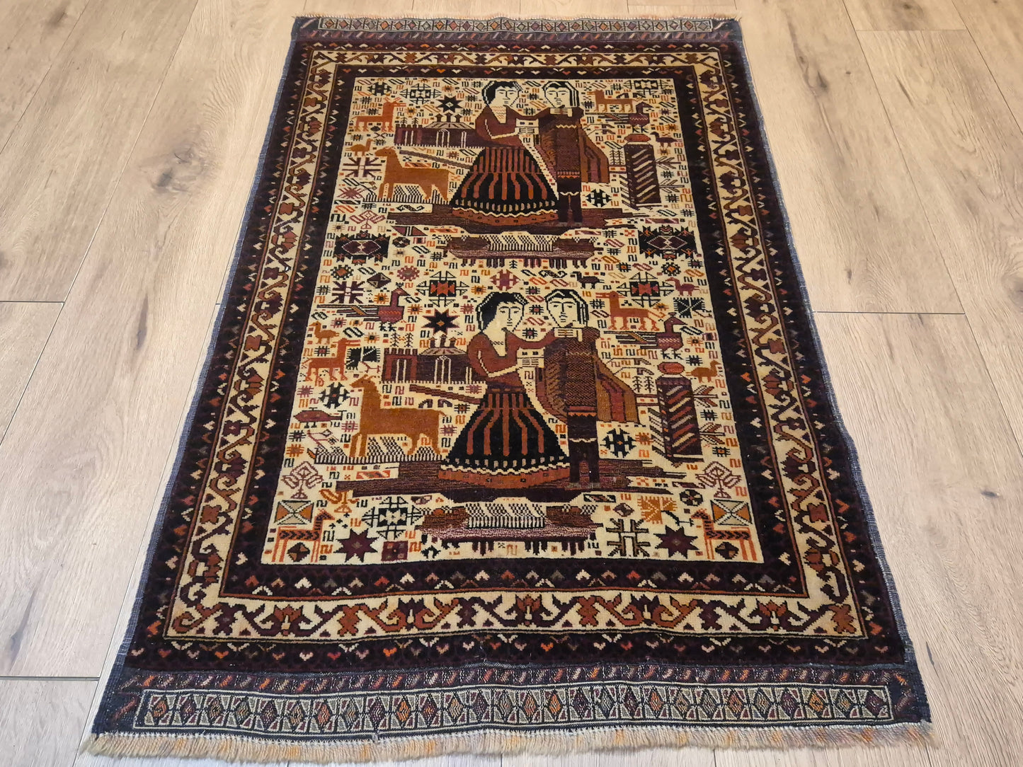 Torbat Belutsch Teppich Wolle figürliche Darstellung handgeknüpft